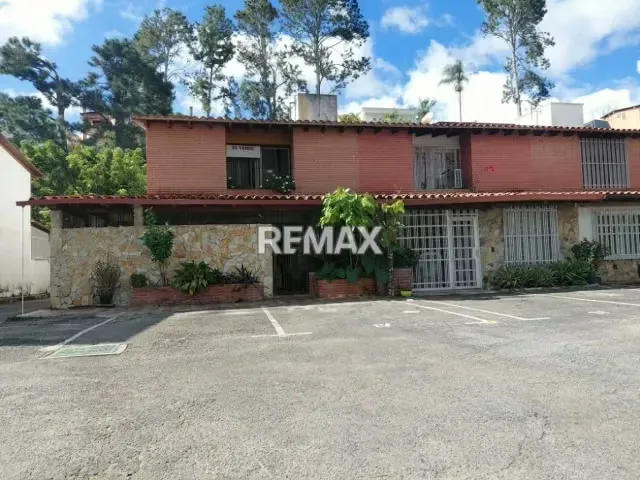 Town House en venta Urb. LOS PICACHOS - 7