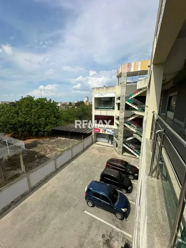 ¡Tu próximo punto de negocio al mejor precio! Local en alquiler en CC KJ – Calle Trujillo, Ciudad Ojeda - 2
