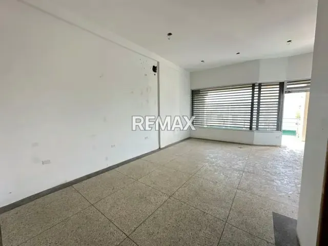 ¡Tu próximo punto de negocio al mejor precio! Local en alquiler en CC KJ – Calle Trujillo, Ciudad Ojeda - 7