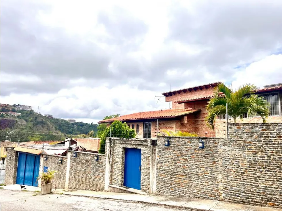 Venta de impecable Casa en La Lagunita - 2