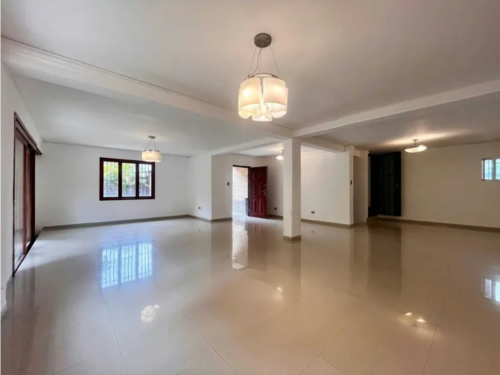Venta de impecable Casa en La Lagunita - 11