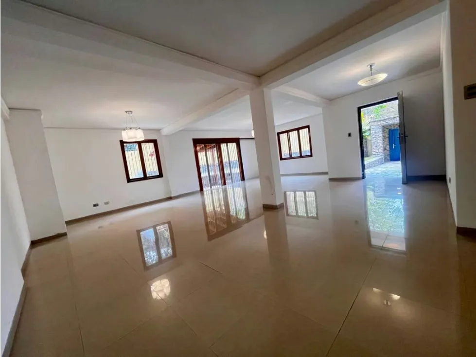 Venta de impecable Casa en La Lagunita - 13