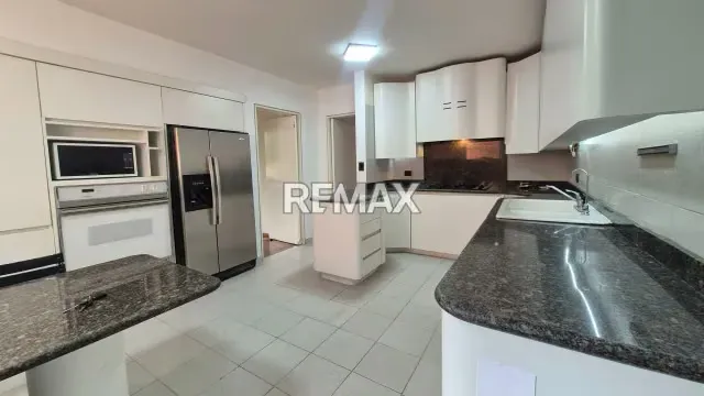 Lujoso Apartamento en Alquiler, Los Dos Caminos - 4