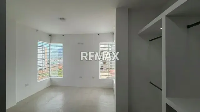 Venta Quinta Moderna Sector la Castellana urbanización Las Trinitarias - 6