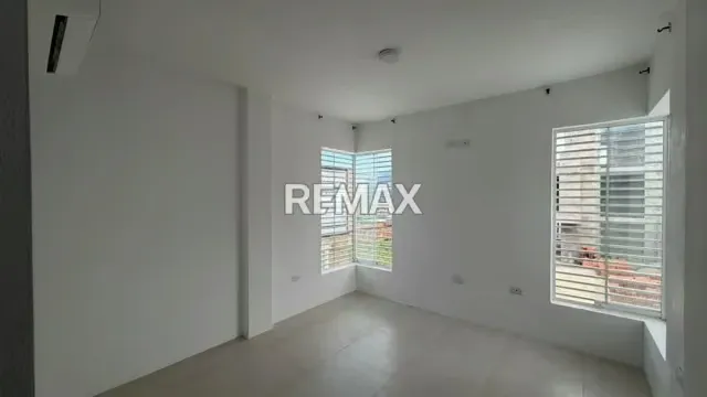 Venta Quinta Moderna Sector la Castellana urbanización Las Trinitarias - 7