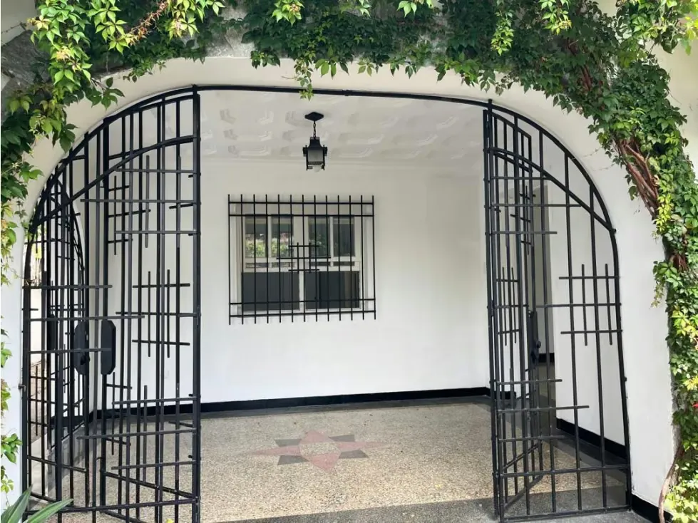 Se alquila casa 480m2 Altamira 8908