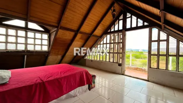 Acogedor chalet en venta en Juan Griego con piscina y amplio terreno. - 12