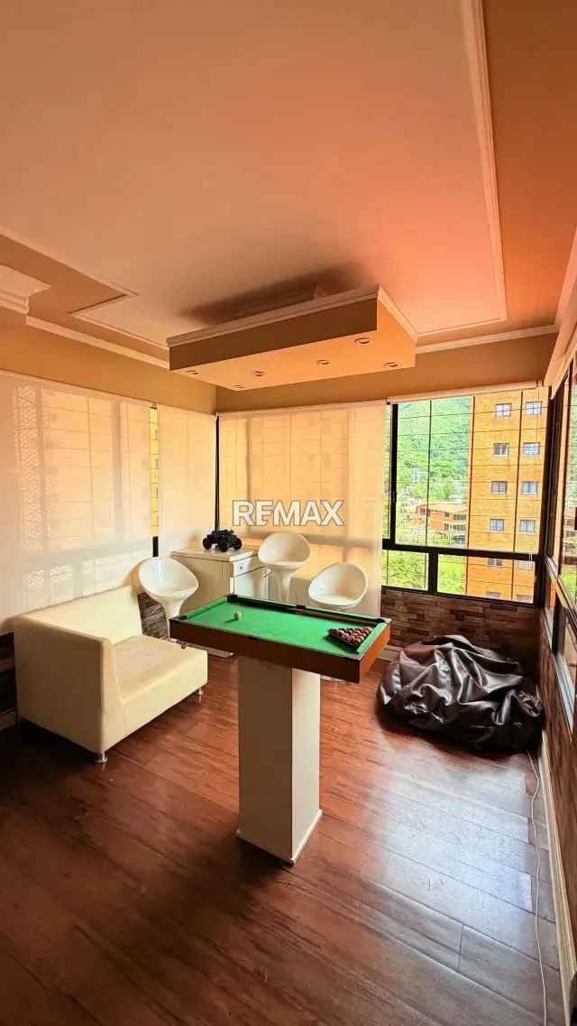 Amplio Apartamento en Venta Res Zafiro Urb El Parral mide - 14