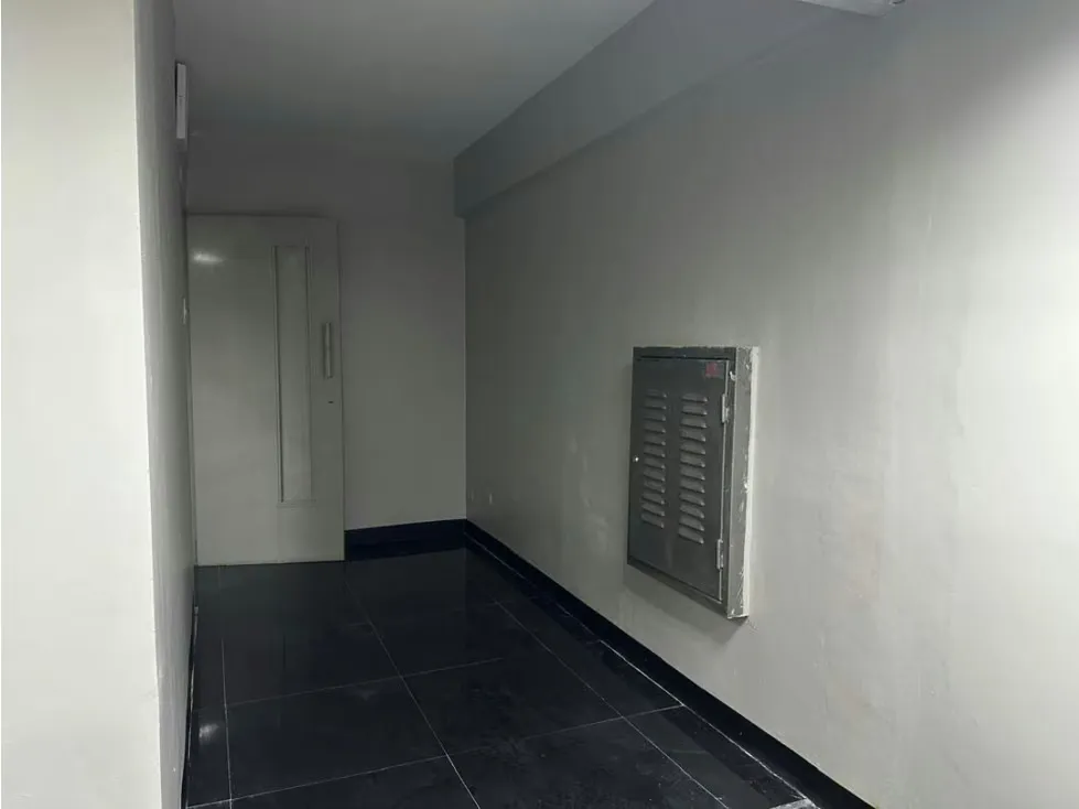 Vendo local comercial 123m2 Av Baralt 0411 - 5