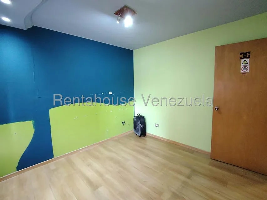 Apartamento (1 Nivel) en Venta en Prados del Este, Distrito Metropolitano - 18