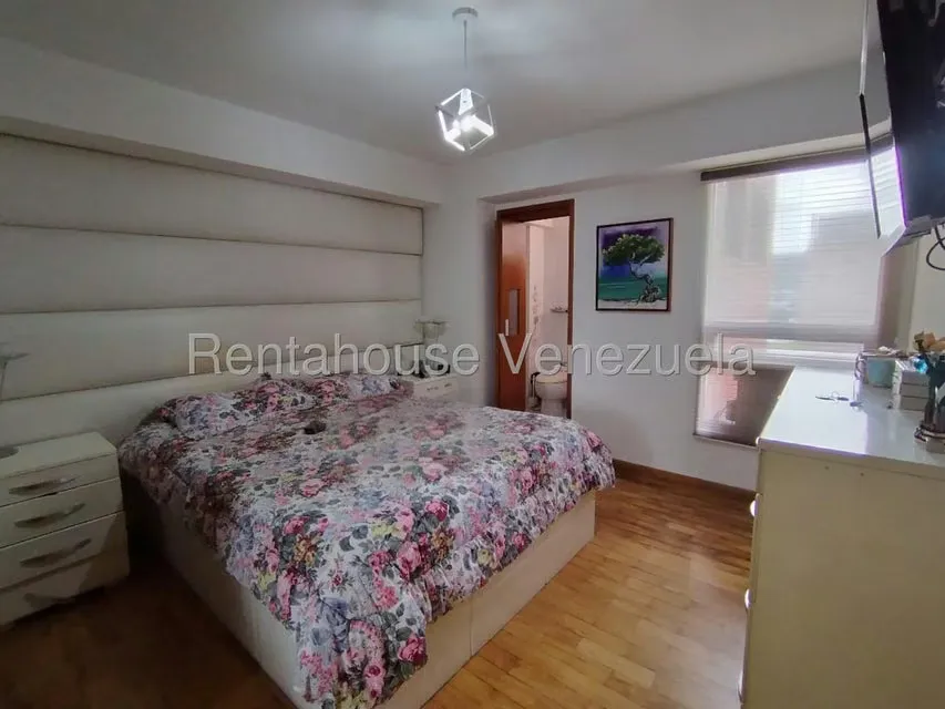 Apartamento (1 Nivel) en Venta en Prados del Este, Distrito Metropolitano - 21