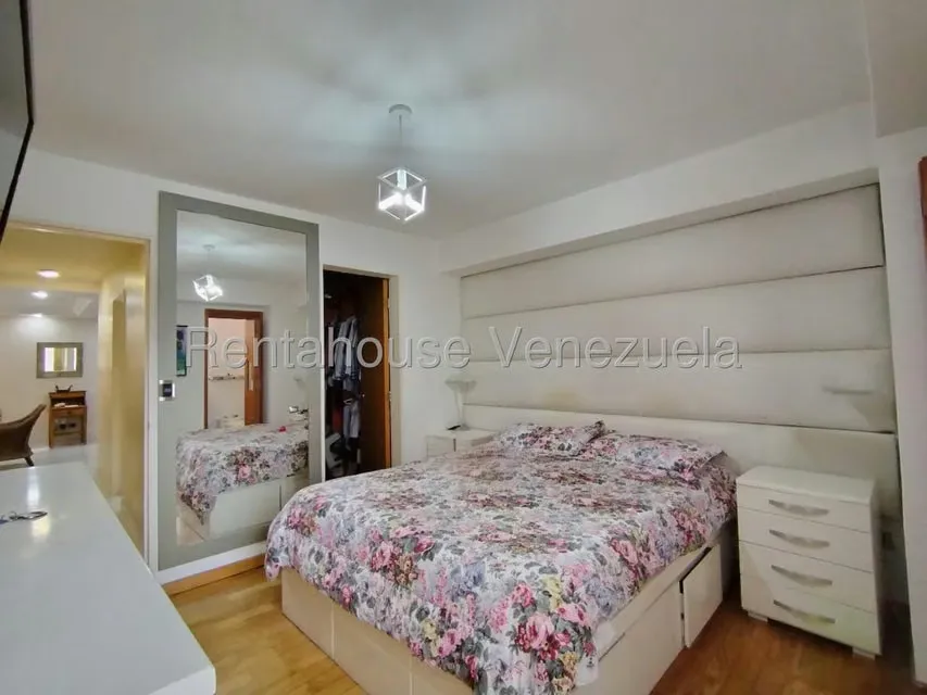 Apartamento (1 Nivel) en Venta en Prados del Este, Distrito Metropolitano - 22