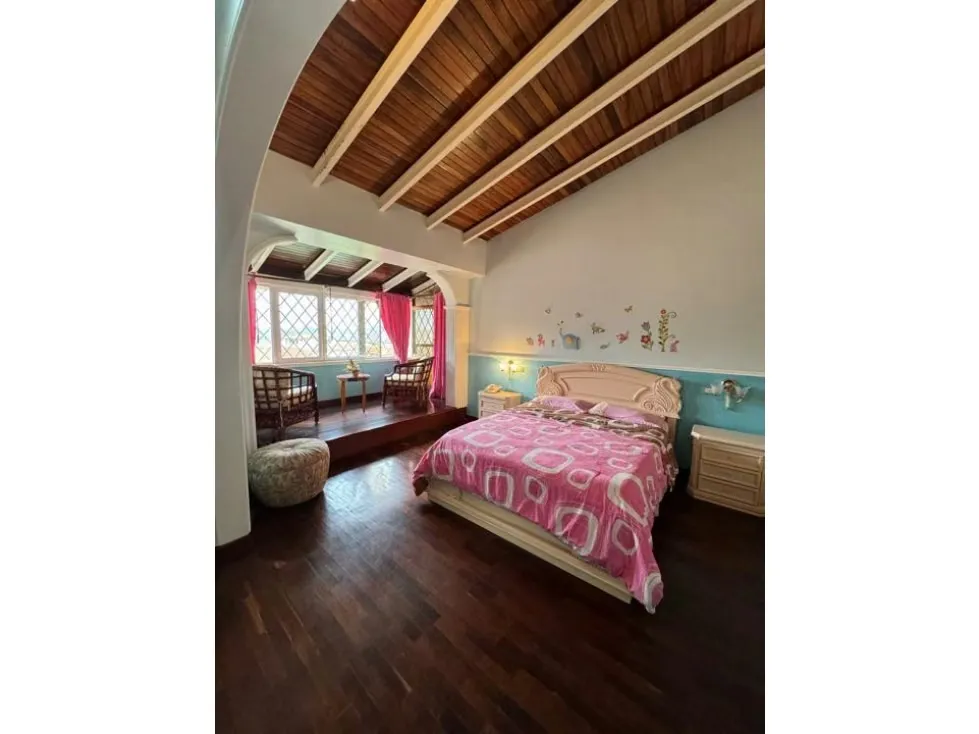 CASA EN VENTA 1.026 m2 - URB. ALTO PRADO - 13
