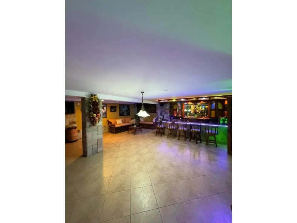 CASA EN VENTA 1.026 m2 - URB. ALTO PRADO - 27
