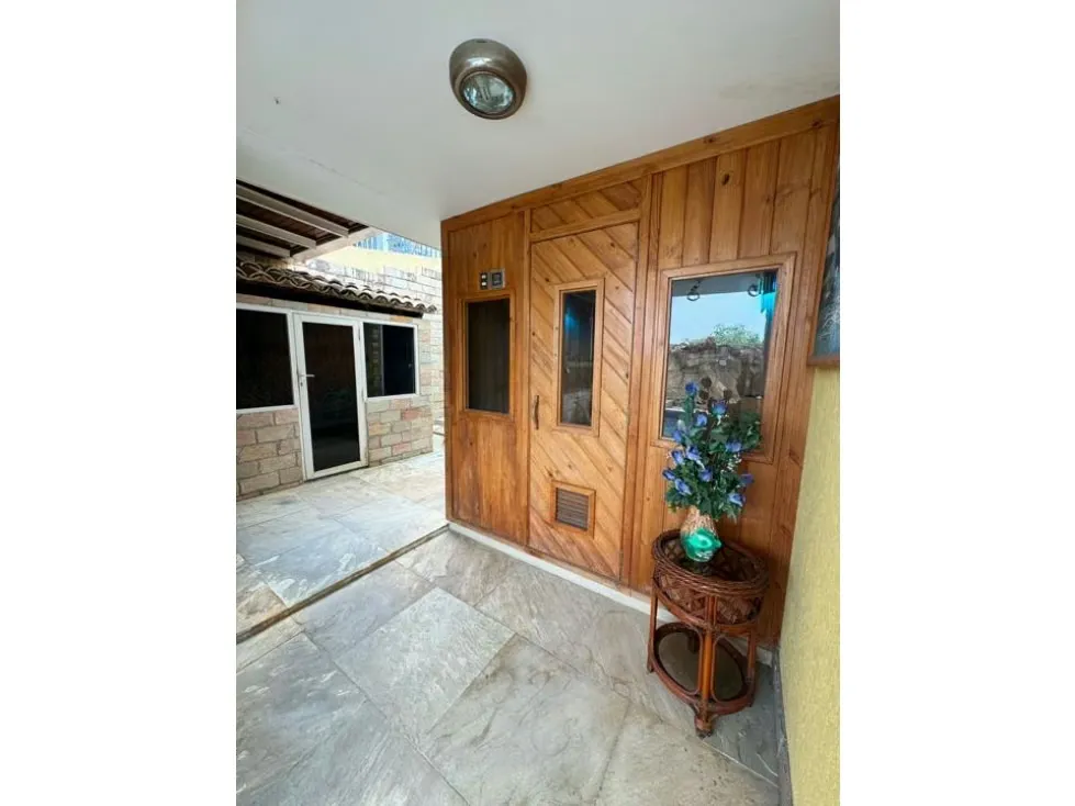 CASA EN VENTA 1.026 m2 - URB. ALTO PRADO - 28