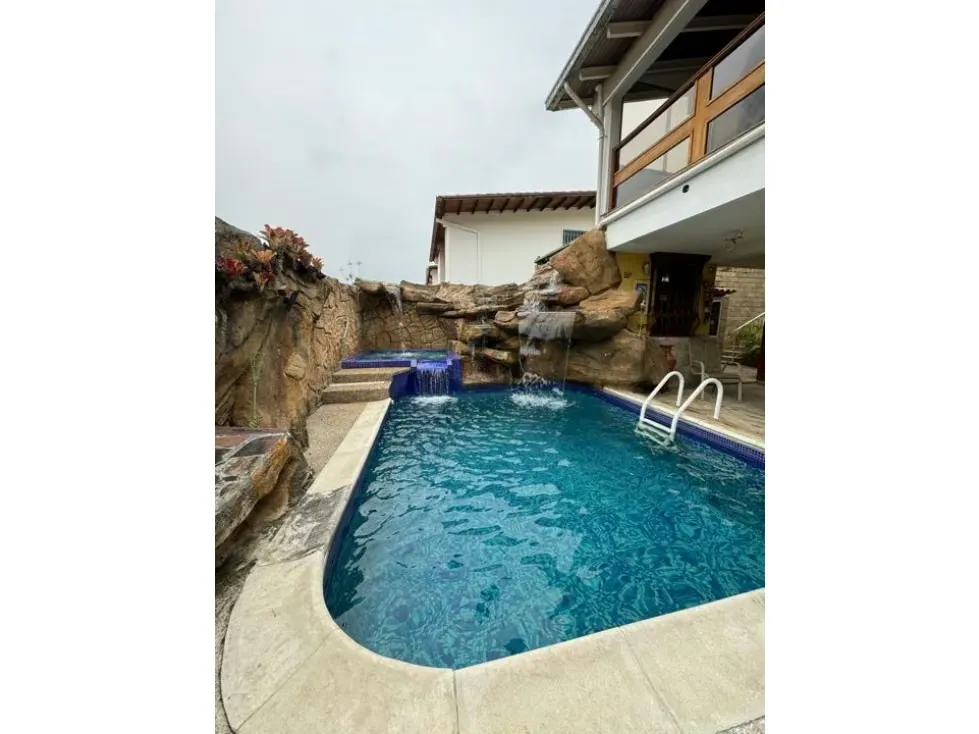 CASA EN VENTA 1.026 m2 - URB. ALTO PRADO - 31