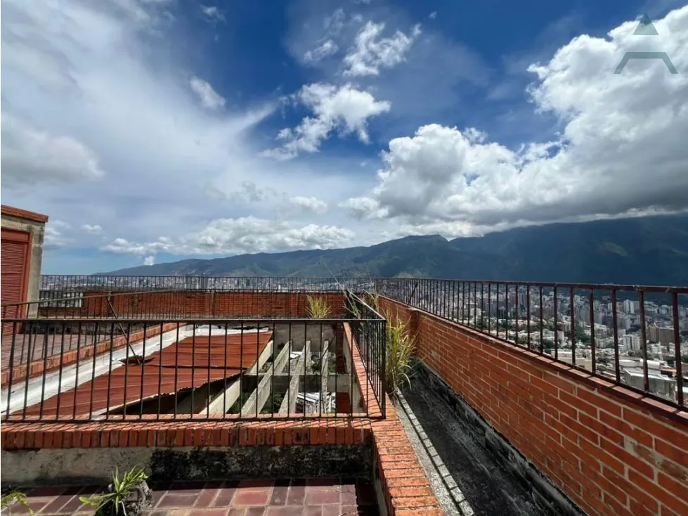 Se Vende Apto 704m² 5h+s/5b+s/6p Colinas de Bello Monte - 2