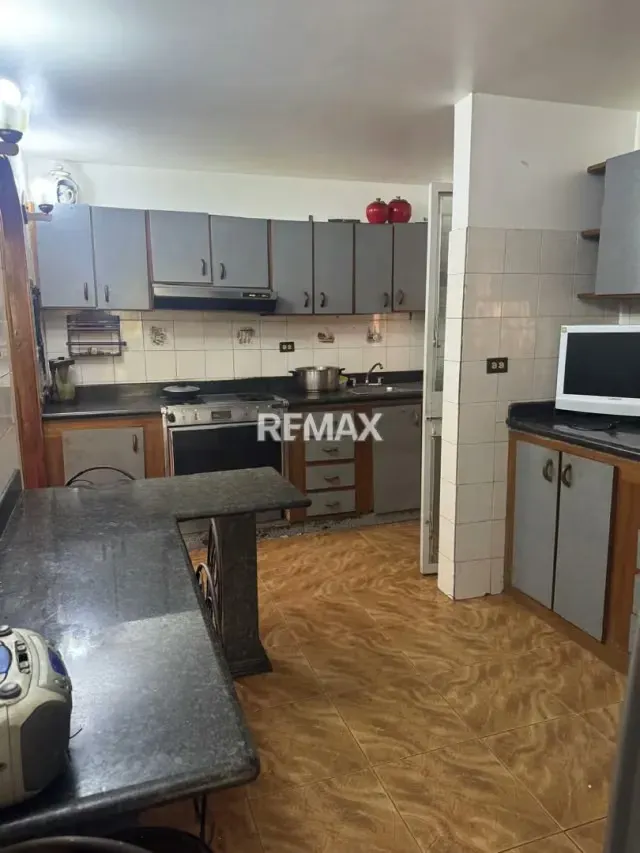 Amplia casa en Venta Urbanización Valle Arriba Conjunto Residencial Londres Guatire - 12