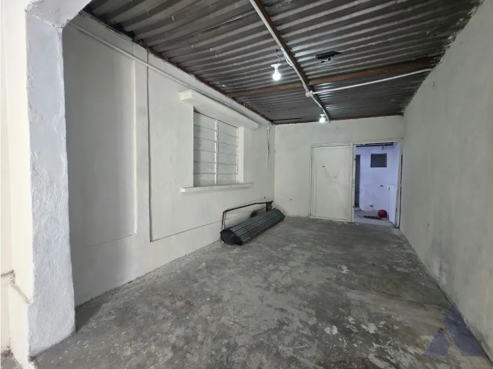 Alquilo local comercial a pie de calle 45m2 Santa Mónica 6201 - 6