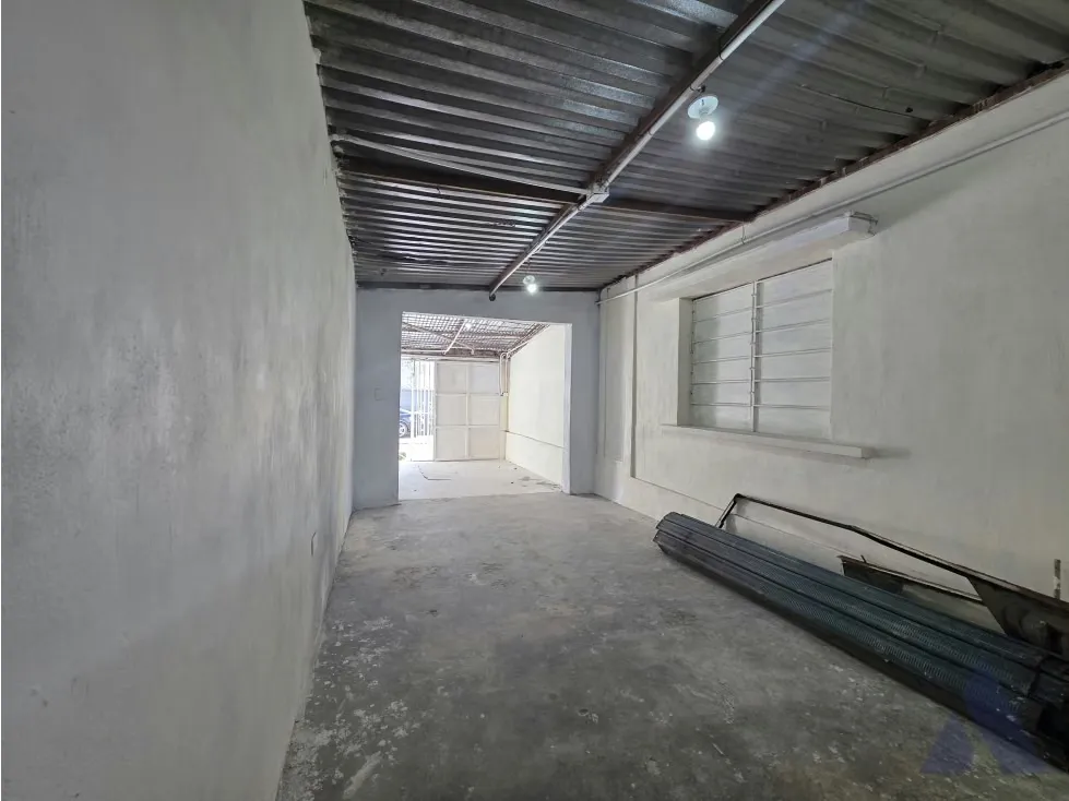 Alquilo local comercial a pie de calle 45m2 Santa Mónica 6201 - 7