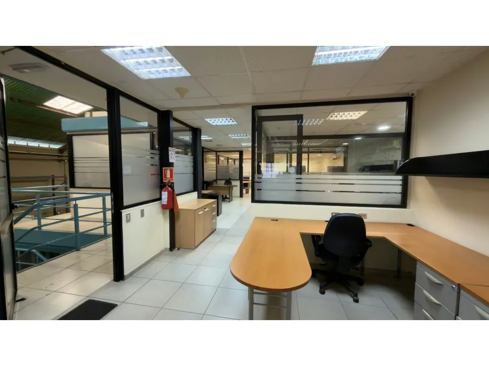 VENTA DE GALPÓN CON OFICINAS- ZONA INDUSTRIAL EL ENCANTADO - 17
