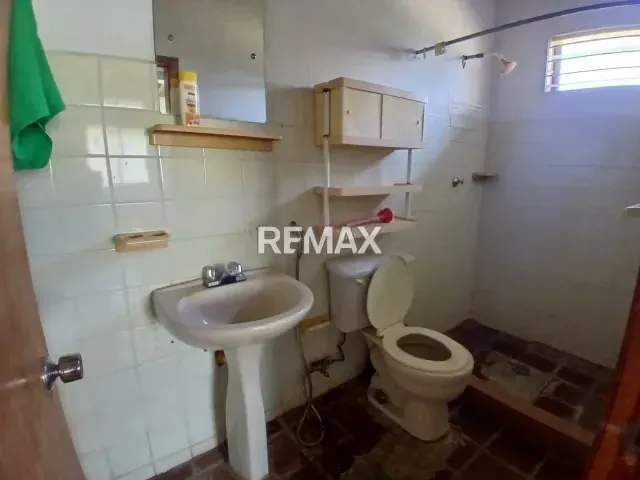 Se Vende Casa ideal como posada o fundo Estado Falcón - 9