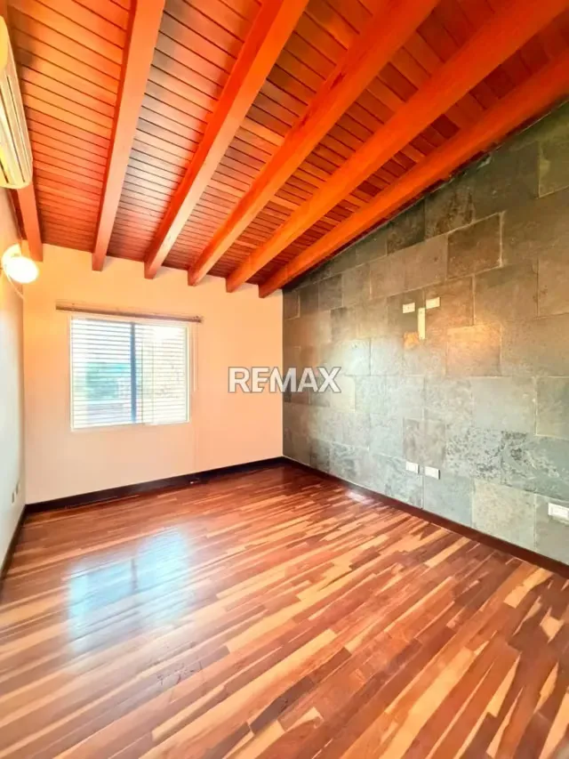 Quinta de Lujo en VENTA en Cumbres de Curumo: 1.222 m² con Planta Eléctrica y Tanque de 30.000 Litros - 19
