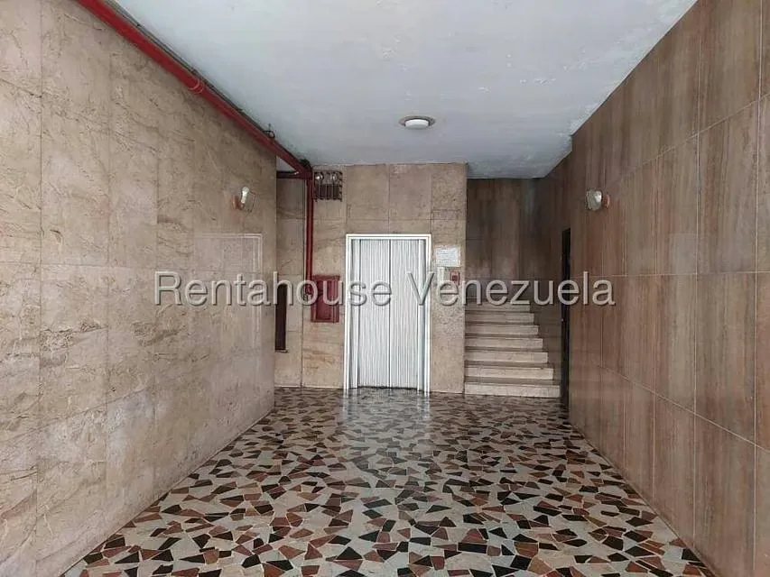 Apartamento (1 Nivel) en Venta en El Bosque, Distrito Metropolitano - 2