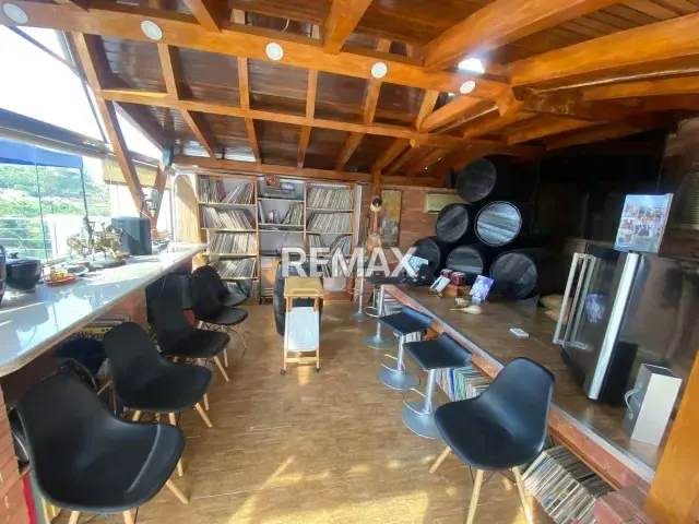 CASA EN VENTA URB. ARAGUANEY - 14