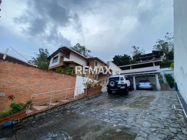 CASA EN VENTA URB. ARAGUANEY - 19