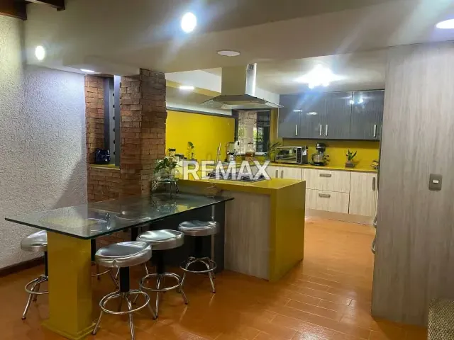 CASA EN VENTA URB. ARAGUANEY - 5