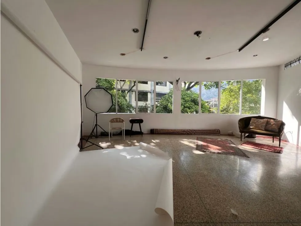 Se Alquila showroom - 3