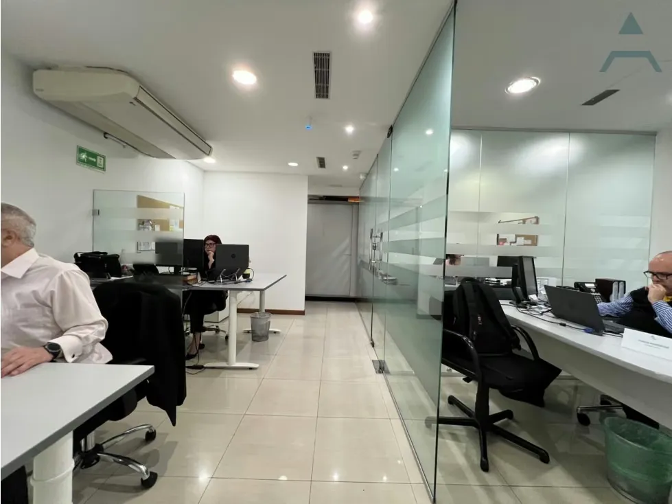 Se alquila oficina 793m² 3b/10p Plaza Venezuela - 17