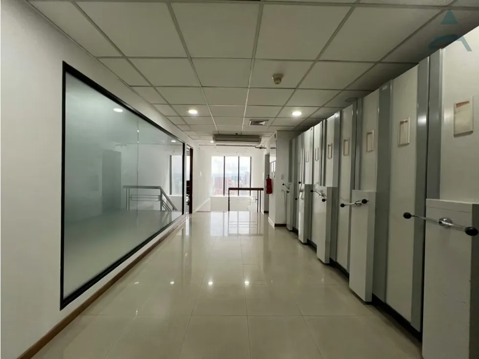 Se alquila oficina 793m² 3b/10p Plaza Venezuela - 18