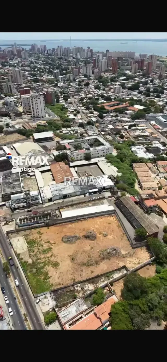 TERRENO EN VENTA EN AV. BELLA VISTA ZONA ESTE EN MARACAIBO - 5