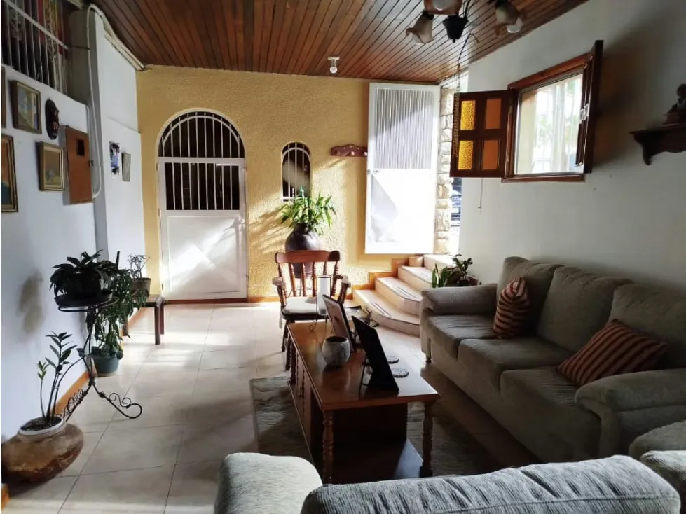 Se vende casa 314m2 Piedra Azul 0913 - 8