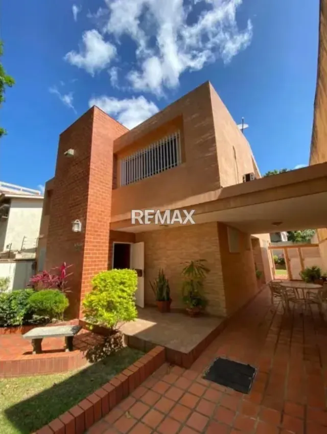 En Venta Hermosa Casa Quinta en La Trigaleña - 3