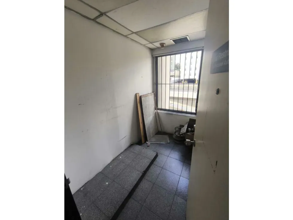 CC Concresa VENDO Local Comercial 113m2 (al lado Corpoelec) (mogo) - 10