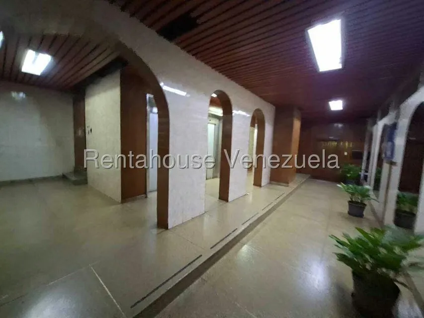 Apartamento (1 Nivel) en Venta en Parroquia La Candelaria, Distrito Metropolitano - 2