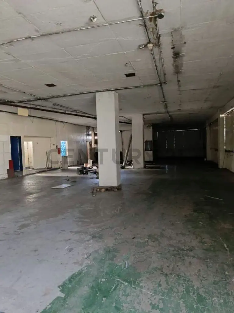 Venta Local Comercial, a pie de calle, de 1047 mtrs2 en Lebrun, Petare, Caracas - 3
