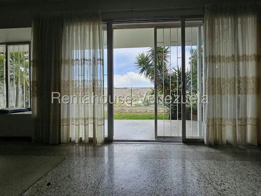 Casa (Duplex) en Venta en Prados del Este, Distrito Metropolitano - 25