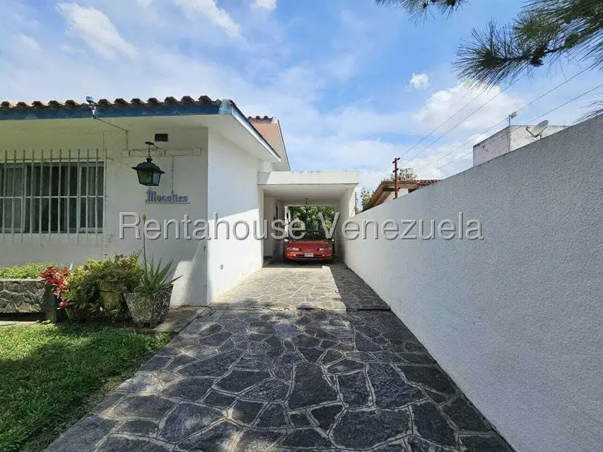 Casa (Duplex) en Venta en Prados del Este, Distrito Metropolitano - 29