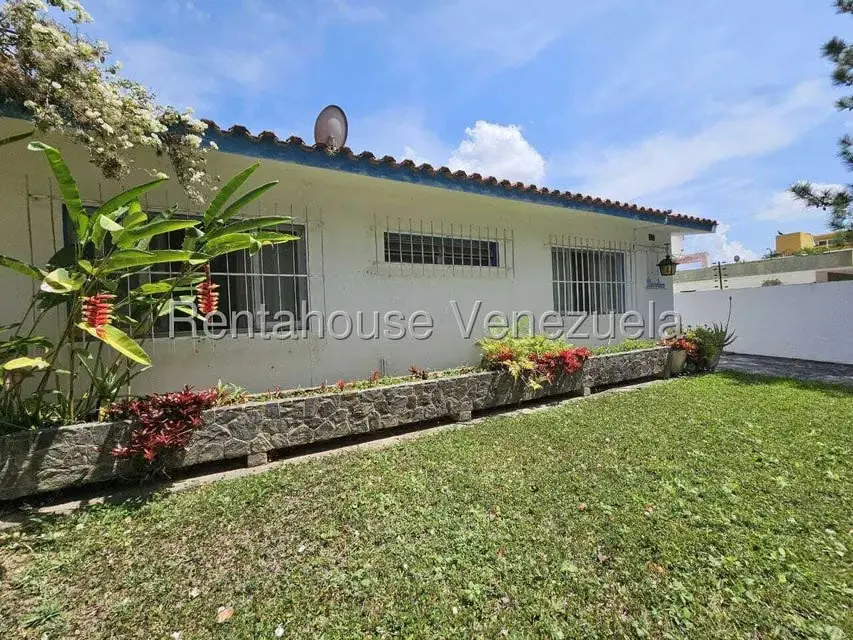 Casa (Duplex) en Venta en Prados del Este, Distrito Metropolitano - 31
