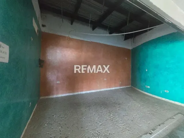 LOCAL COMERCIAL EN ALQUILER EN CABIMAS CENTER (OBRA GRIS) - 4