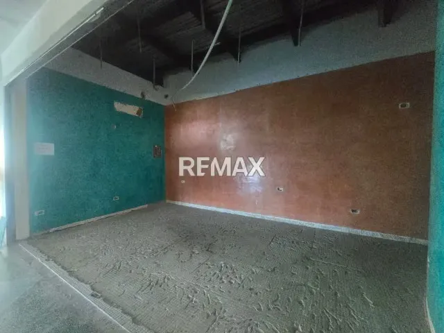 LOCAL COMERCIAL EN ALQUILER EN CABIMAS CENTER (OBRA GRIS) - 5