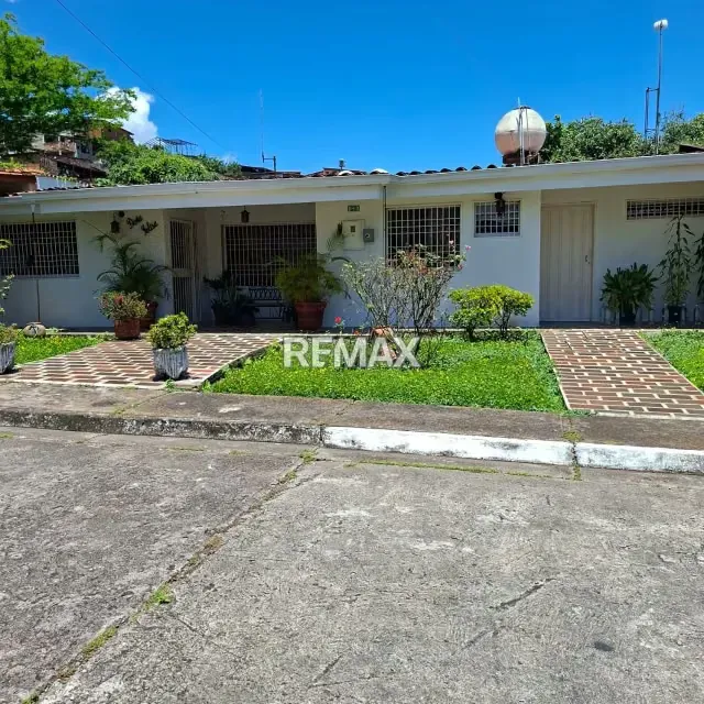 En Venta Encantadora Casa de una Planta en la Urb. La Ribera en las Vegas - 12