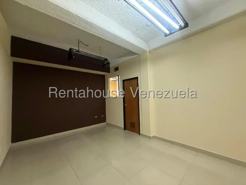 Local Comercial en Alquiler en El Parque, Lara - 13