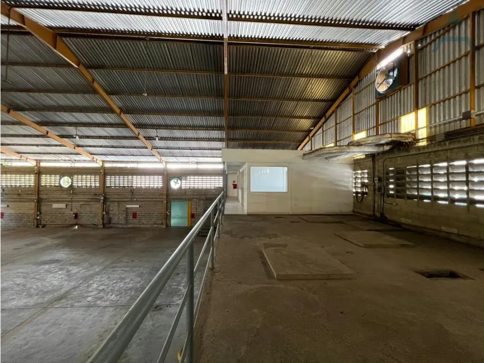 Se vende/alquila Galpon 2500m² 5c/5b/20p Guatire - 21