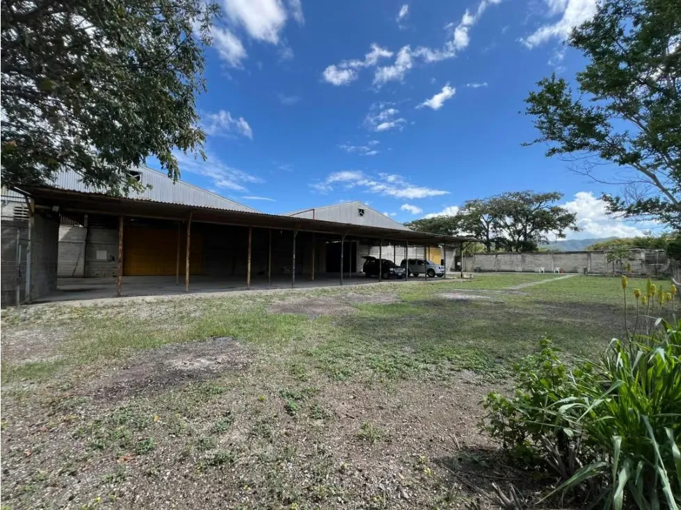 Se vende/alquila Galpon 2500m² 5c/5b/20p Guatire - 24
