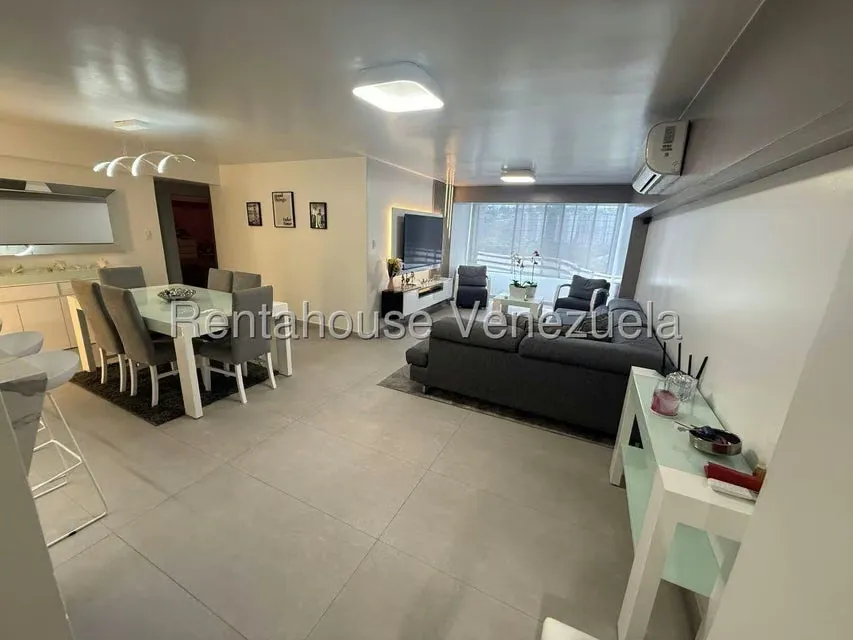 Apartamento (1 Nivel) en Venta en El Cigarral, Distrito Metropolitano - 2